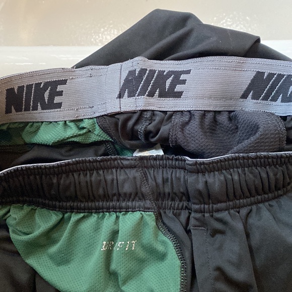 Nike Men’s University of Oregon DriFit shorts - Picture 10 of 10